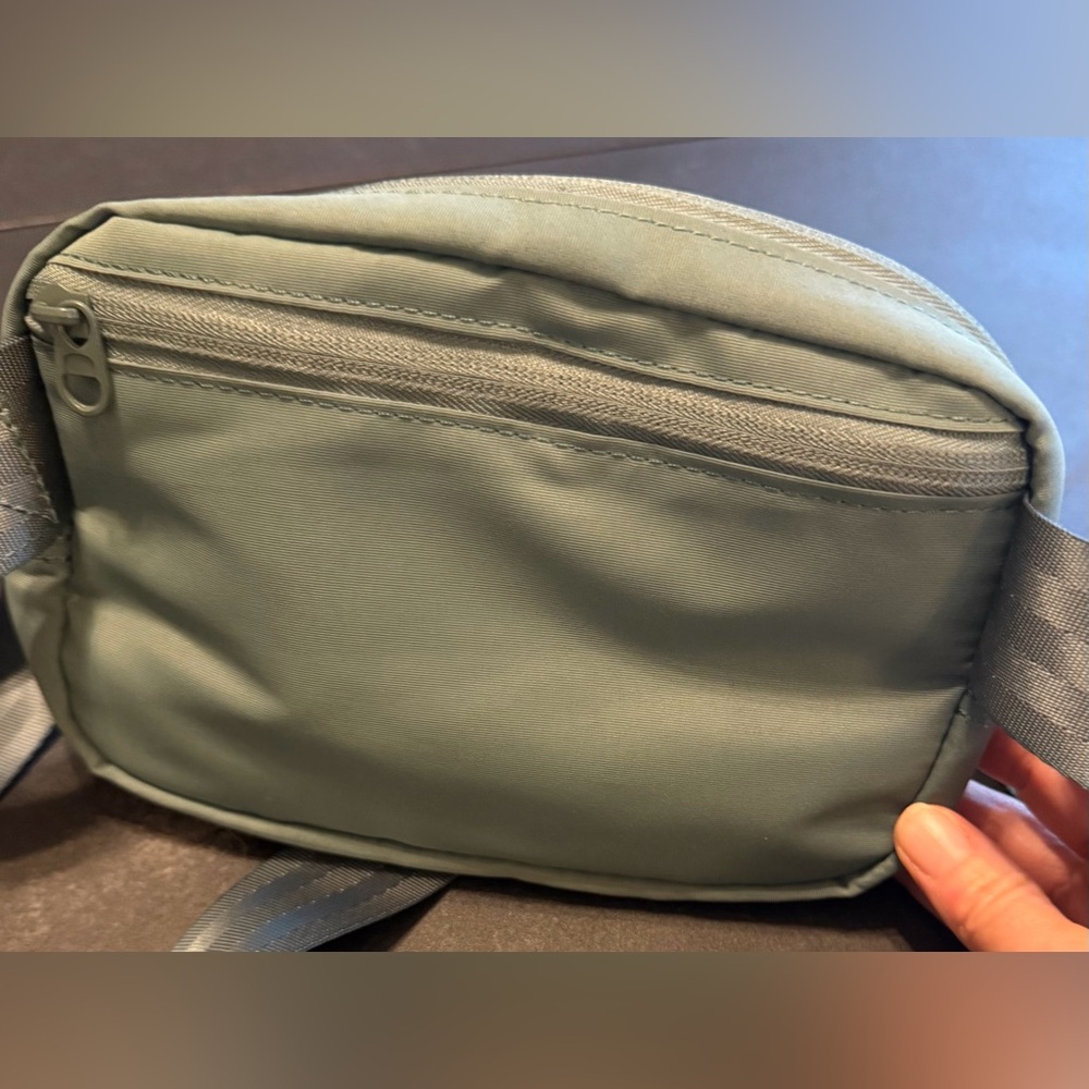 Ozark Trail waist travel bag new - Picture 2 of 4